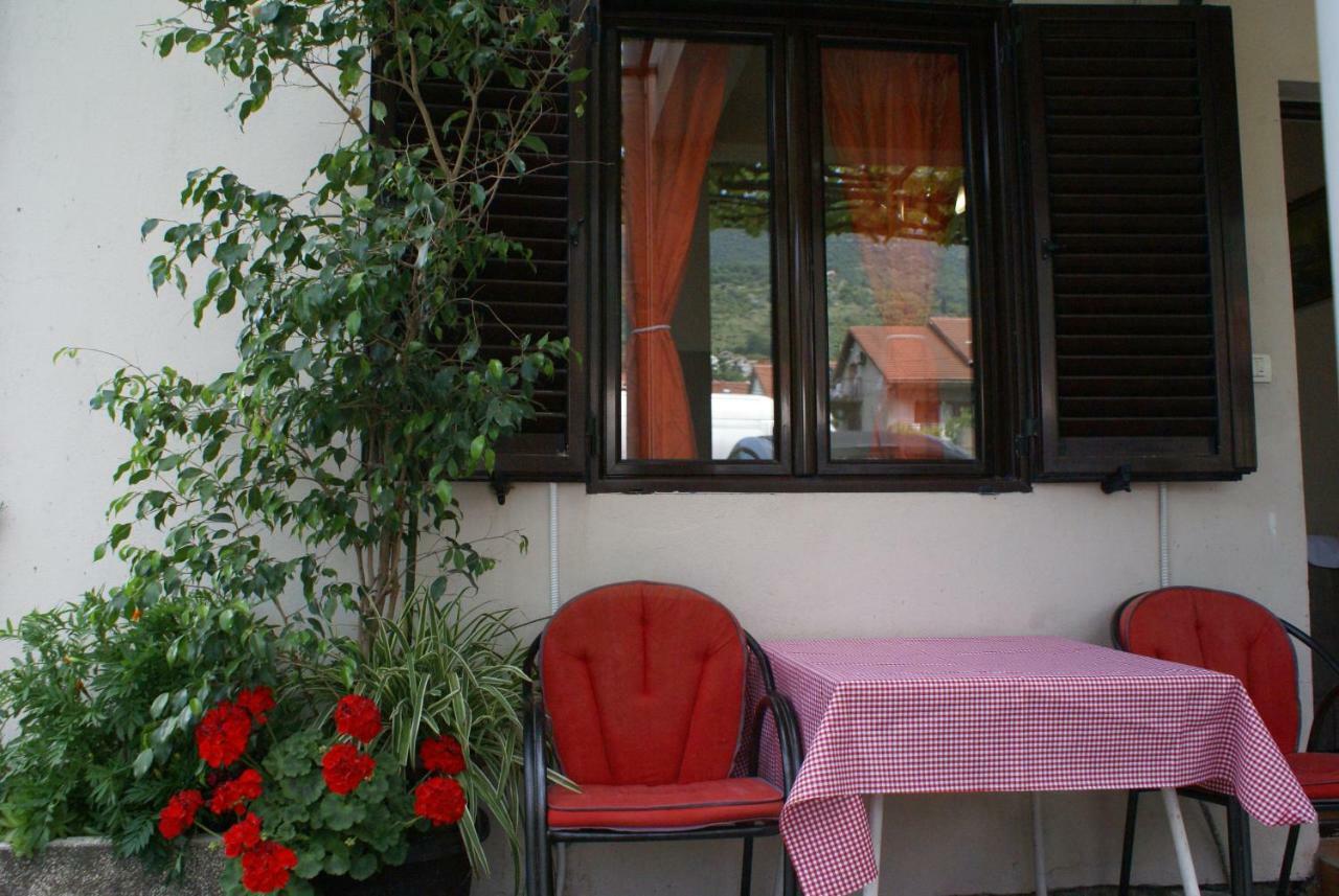 Apartments Mira Tivat Exterior photo